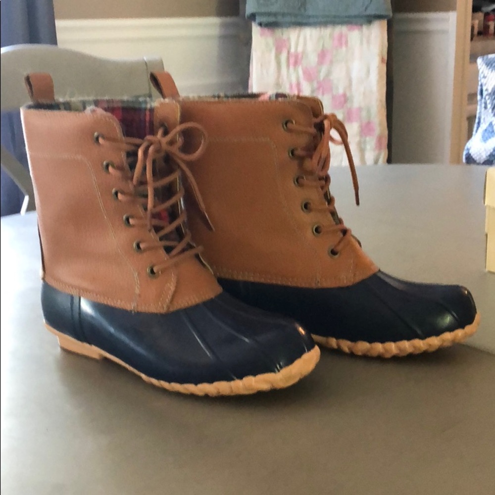 Size 8 Duck boots